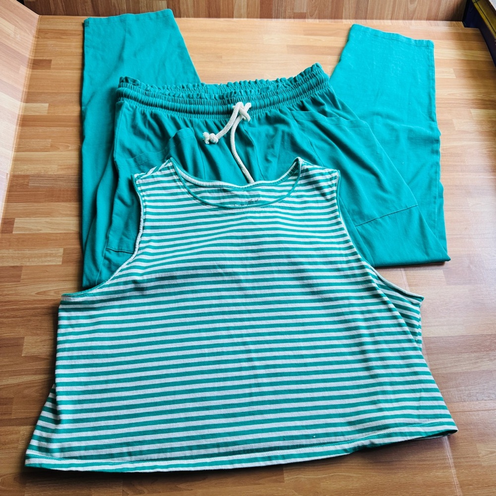 Universal threads athleisure outfit green M/xl